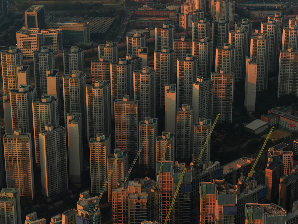 High-rise Korean apartment complex where each household's electricity is billed inside the monthly management fee, gwanribi