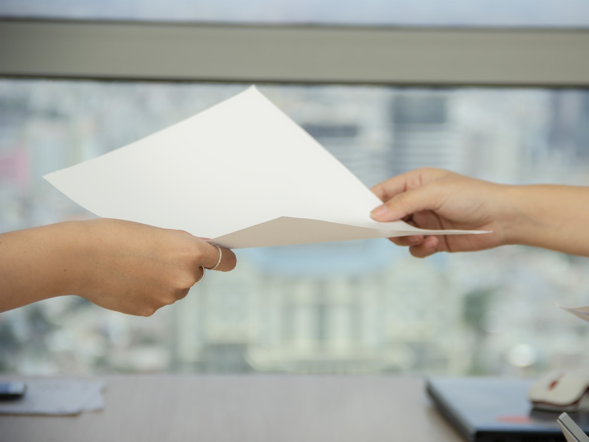 A tenant receiving a payment certificate from a building management office